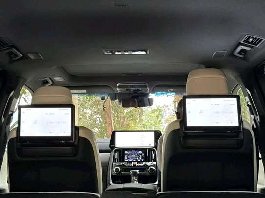 2023 Lexus LX600 image 7
