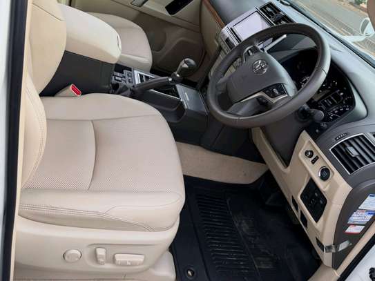2021 Toyota Land Cruiser Prado TX-L image 9