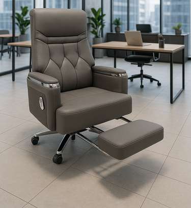 Office Chair: CEO Executive Office Seat image 3