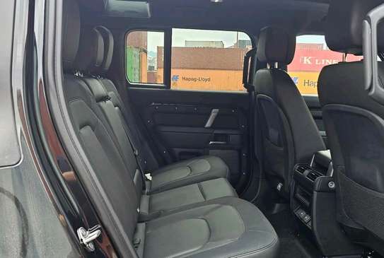 Land Rover Defender image 6