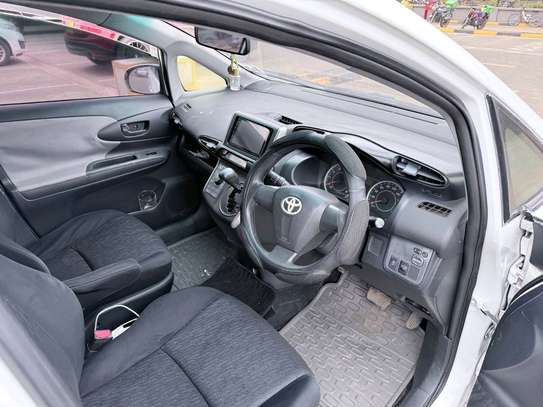 2012 Toyota Wish image 3