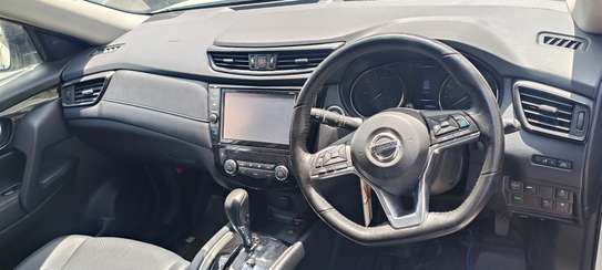 Nissan X-Trail hybrid white 2018 image 4