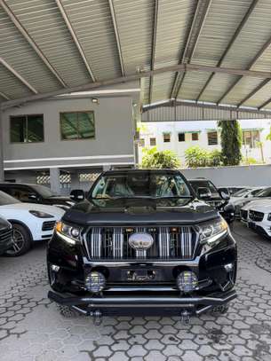 Toyota Land Cruiser Prado Black SUV Rugged Off-Road 2021 image 8