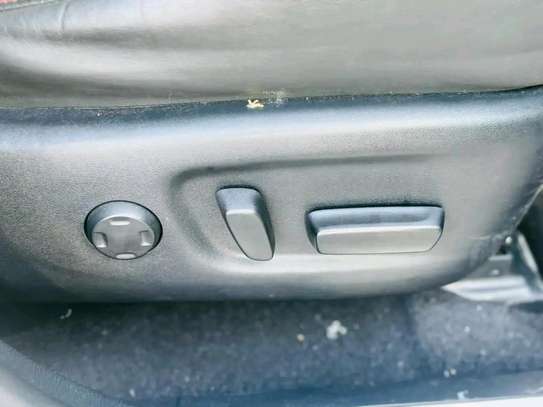 TOYOTA HARRIER SUNROOF 2019MODEL TURBO CHARGED image 7
