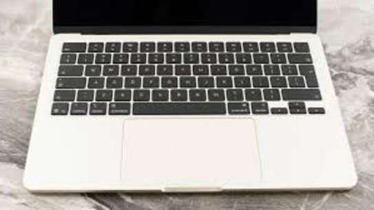 Macbook air m4 2025, 16gb,256 image 5