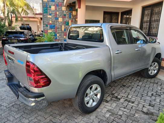 2019 Toyota Hilux double cab Offer image 7