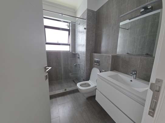 5 Bed Townhouse with En Suite at New Runda image 4