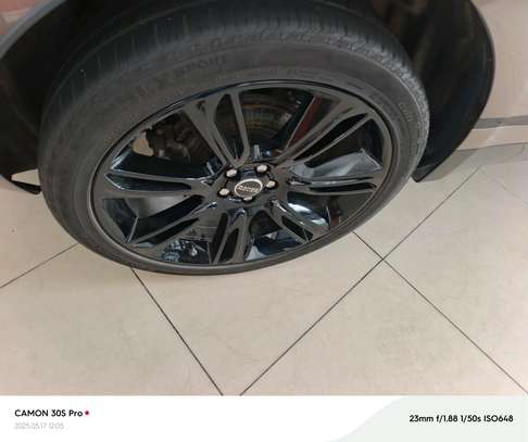 Range Rovers vellar image 8