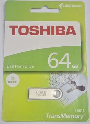 Toshiba 64GB USB Flash drive image 3