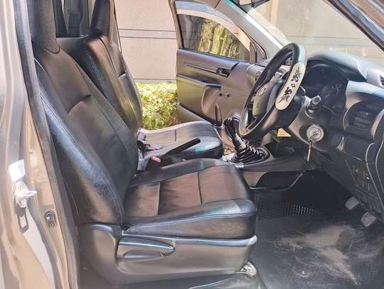 TOYOTA HILUX SINGLE CAB MANUAL LOCALLY ASSEMBLED DIFFOCK image 7