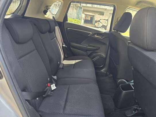 Honda Fit silver 2018 2wd image 9