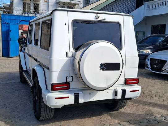 Mercedes Benz Gwagon G350D 2018 Facelift 2022 image 11