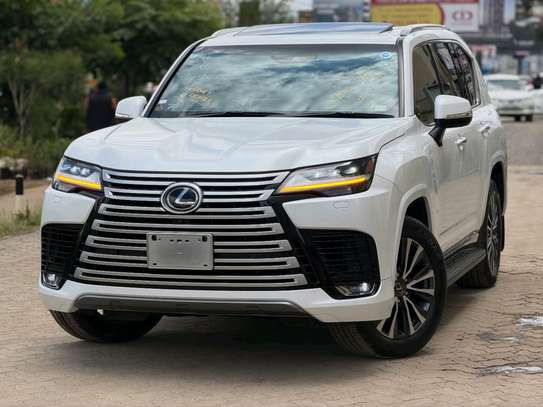2020 Lexus LX600 image 8