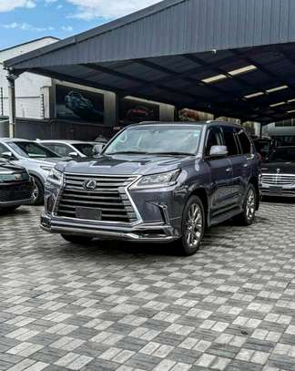Lexus LX570 Grey 2018 image 2