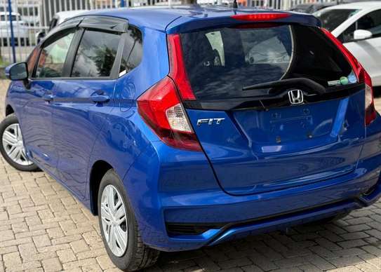 Make Honda fit blue color fully loaded 2019 model. image 4