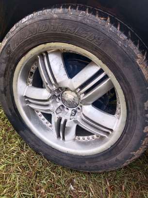 Prado 20 inches alloy rims in very good condition. image 3
