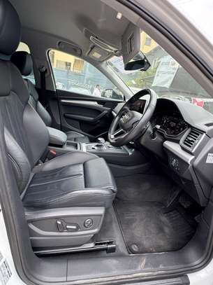 Audi Q5 Quattro S-Line White 2017 image 4