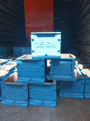 Cast iron Concrete Cube Moulds image 2