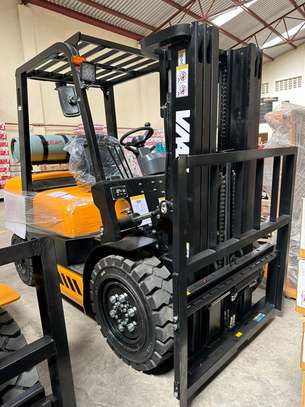 LPG/Gasoline
Forklift 3T image 2