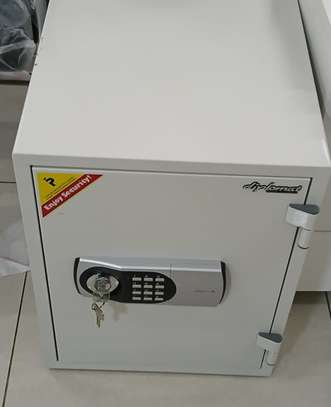 Fireproof Safe; 50 Kgs Diplomat Fireproof Safe in Ogembo image 2