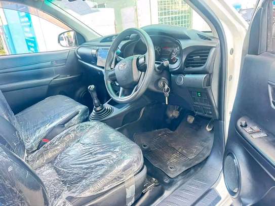2019 Toyota Hilux Single Cab image 3