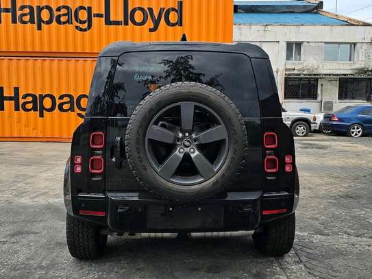 Land Rover Defender image 14