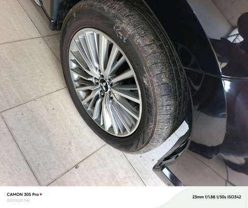 Mitsubishi outlander PHv image 3