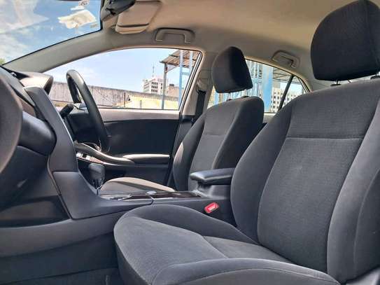 TOYOTA PREMIO 2019 image 5