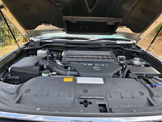 2019 Toyota land cruiser Sahara image 5