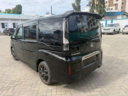 Honda stepwagon spada image 10