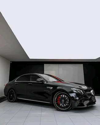 Mercedes E63s-Class  2019 Black image 4