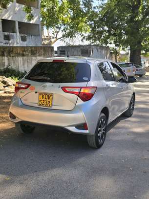 TOYOTA VITZ 2018MODEL 1300CC image 3