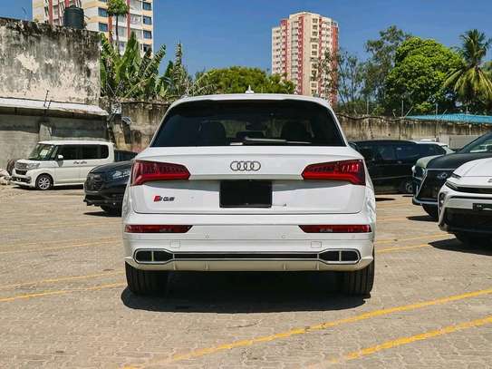 Audi SQ5 S-line white 2018 image 12
