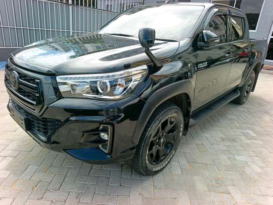 Toyota hilux double black image 2
