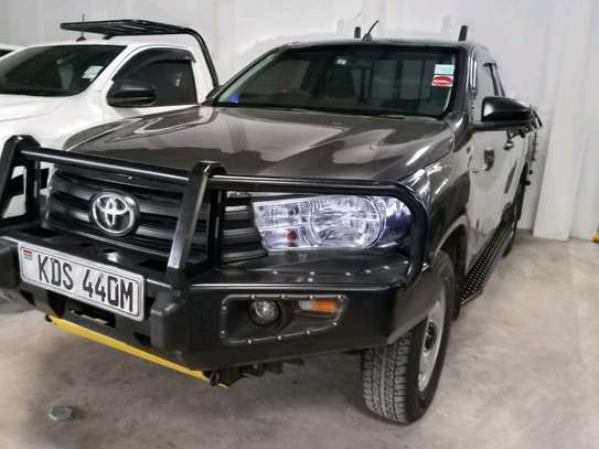 toyota hilux slightly used image 4