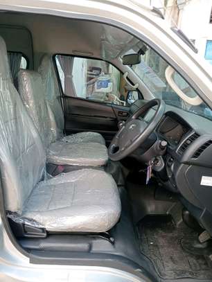 TOYOTA HIACE 9L COMMUTER 2019MODEL MANUAL DIESEL image 6