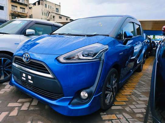 Toyota Sienta 2017 hybrid blue 2018 2wd image 8