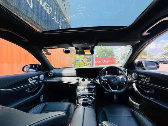 Mercedes Benz E200 black 2018 image 9