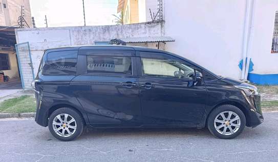 Toyota sienta normal 2020 model image 4