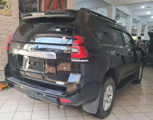 Toyota landcruiser Prado image 9