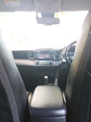 Toyota RAV4 Green 2018 2WD image 5