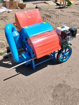 Multifunctional grain thresher powered by 7.5hp engine image 8