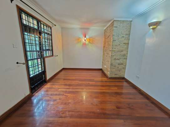 4 Bed Villa with En Suite at Runda image 7