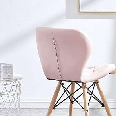 Stylish Eames Dining Chair image 2