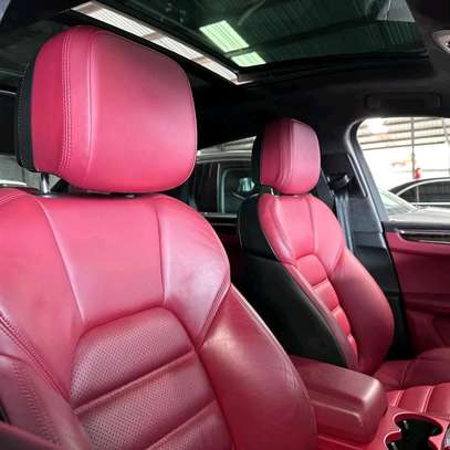 Porsche macan Turbo 2018 sunroof image 7