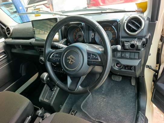 Suzuki jimny 660 cc image 7