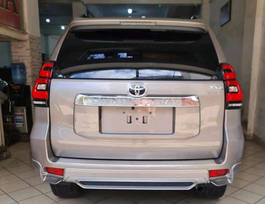Toyota landcruiser Prado TXl image 5