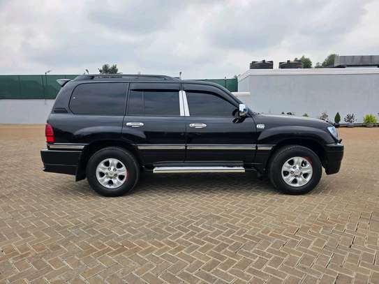 Land Cruiser 100 series image 3