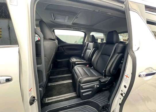 Toyota Alphard  sunroof image 4
