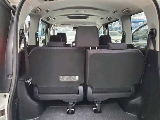 Toyota noah petrol engine image 6